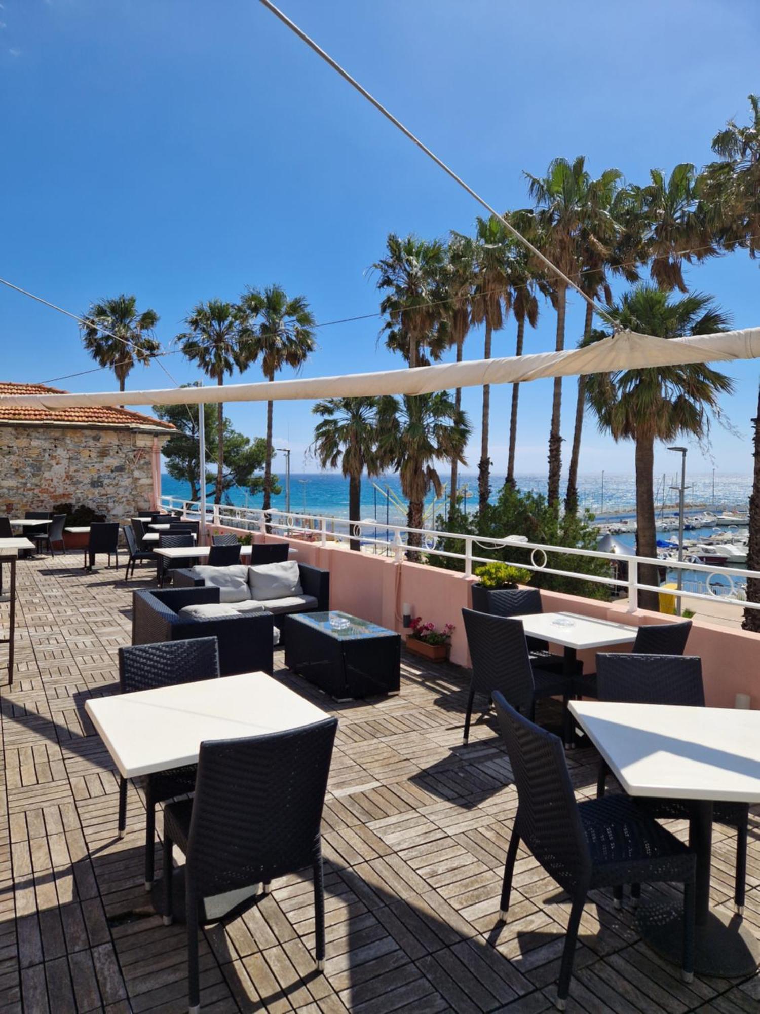 Vela Bianca H & R Hotel Diano Marina Exterior photo